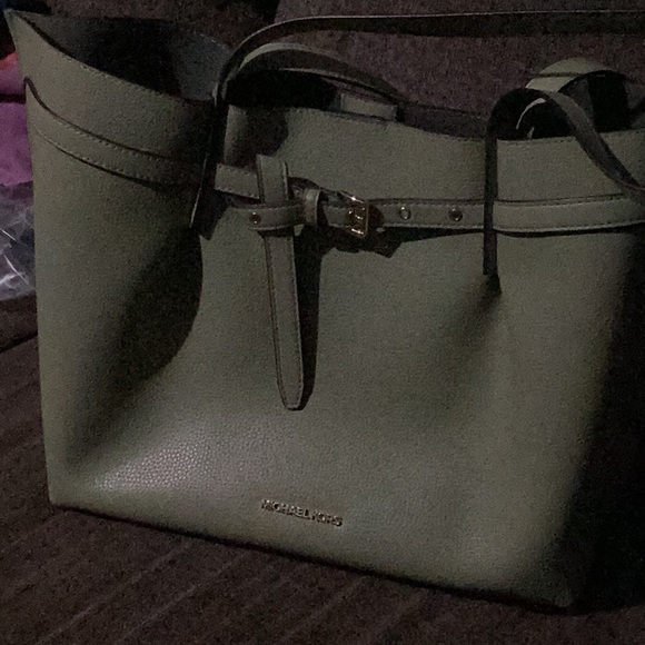 NWT Michael Kors purse Sage in perfect condition - Picture 1 of 2